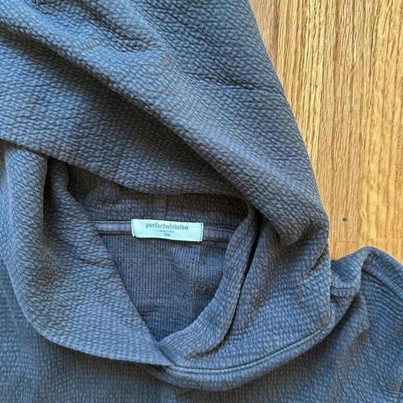 PerfectWhiteTee Women’s Quilted Hoodie s/m - Picture 2 of 5